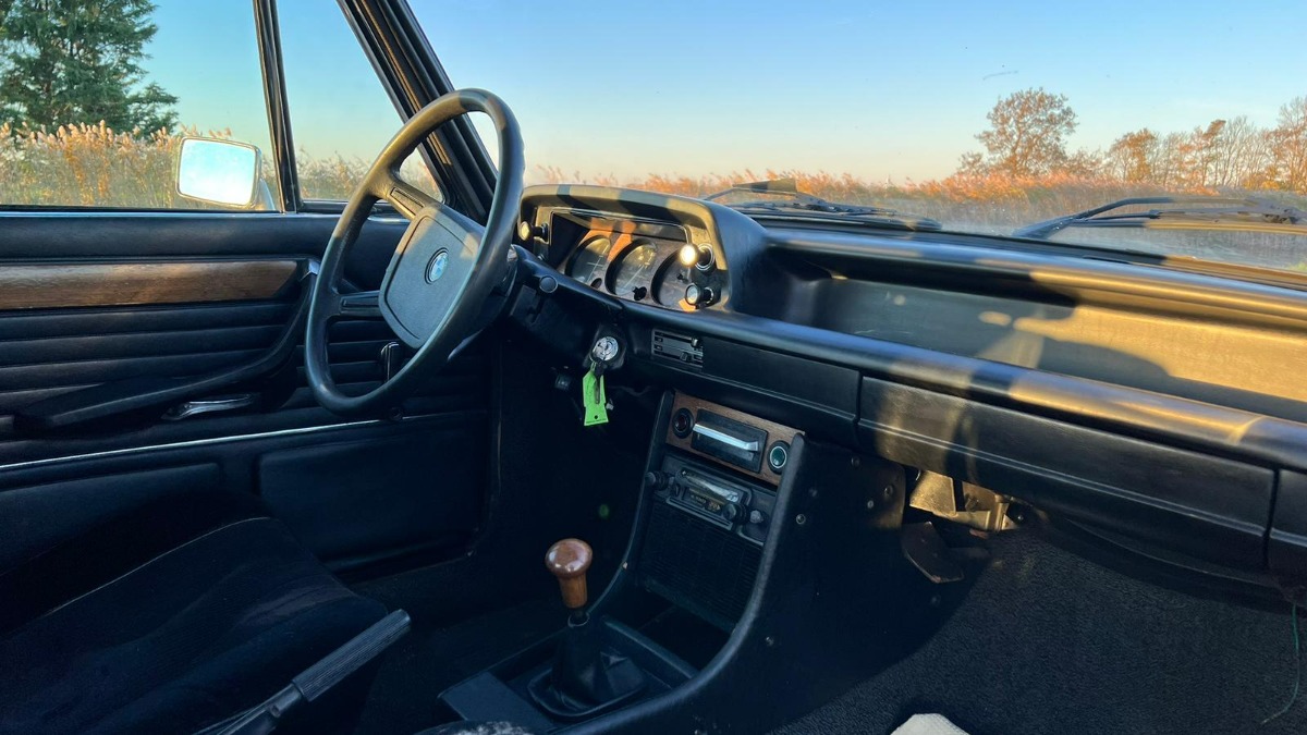 1975 BMW 1602 Image 8